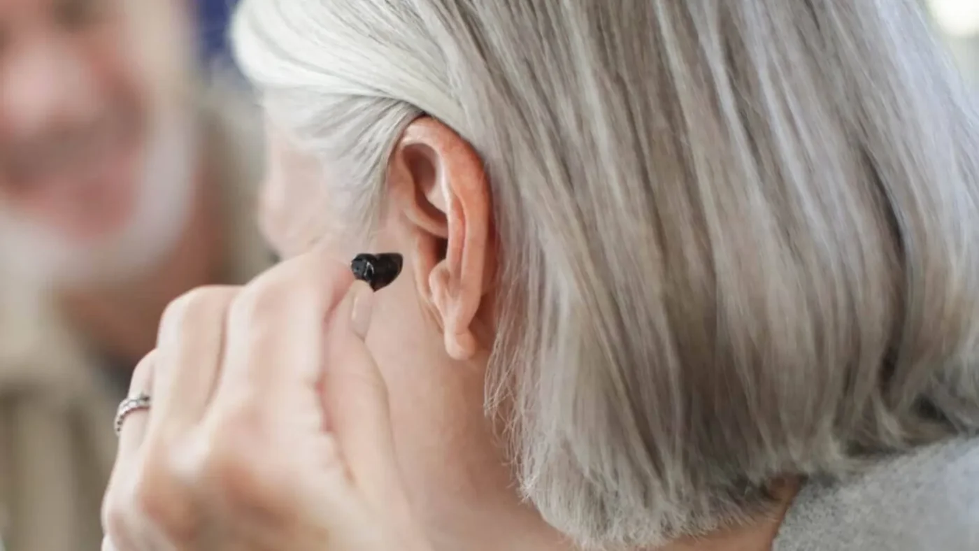 Learn how to choose the right hearing aid for your lifestyle by understanding device styles, technology features, and professional fitting options.